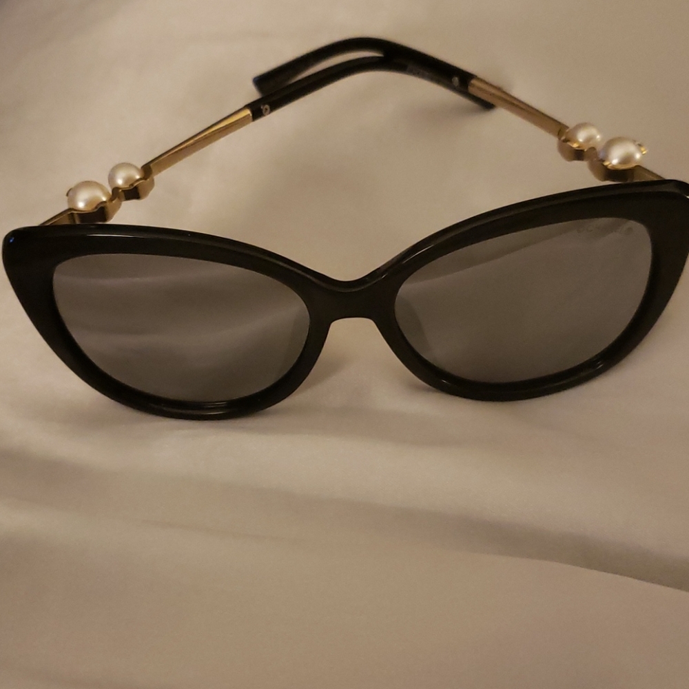 NWOT Chanel Butterfly Mirrored Pearl Sunglasses
